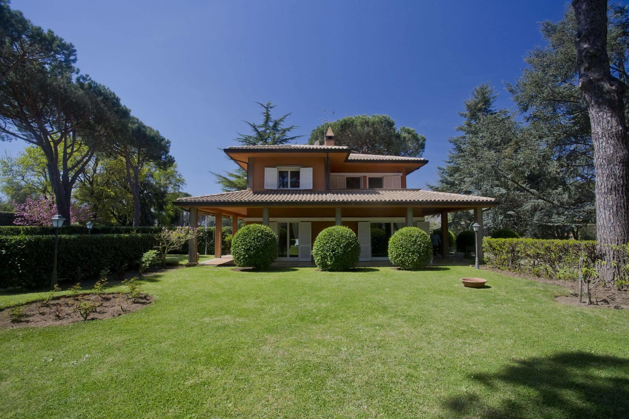 Via Pierre Villa Ciampino Exterior foto